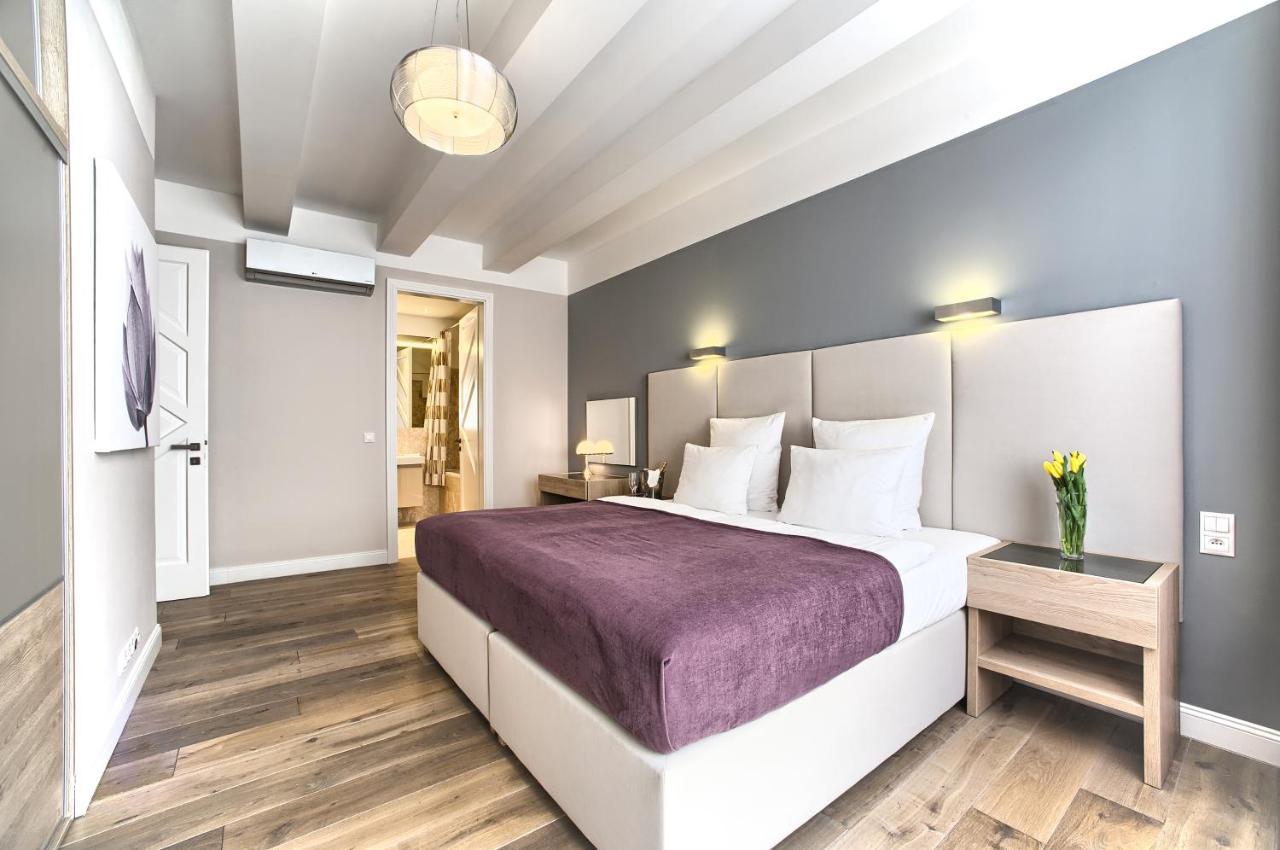 Apartment Exclusive 2 Bedroom Old Town - 2 Baths, Balcony And View - By Prague