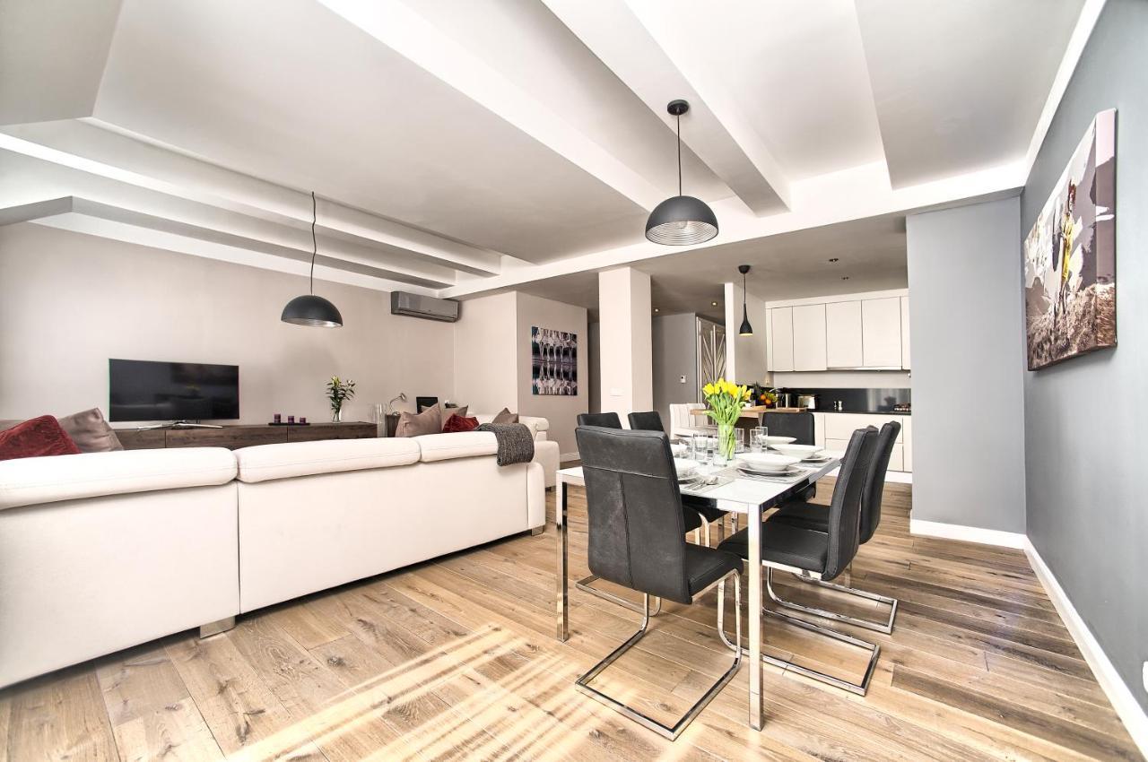Exclusive 2 Bedroom Old Town - 2 Baths, Balcony And View - By * Prague